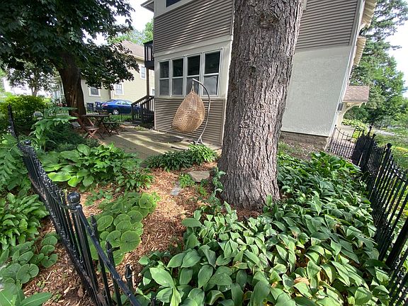 3rd image of 735 Manomin Ave APT 2