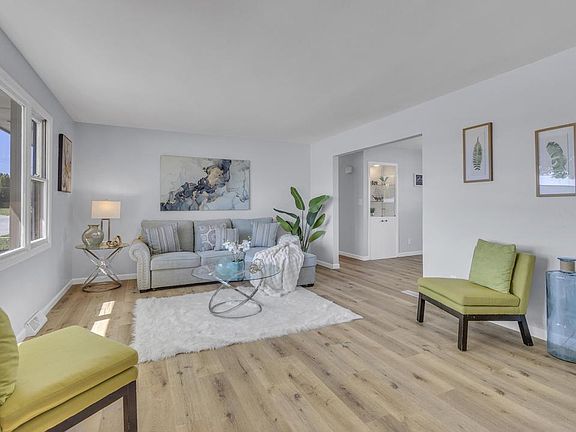 3rd image of 2324 Superior AVENUE