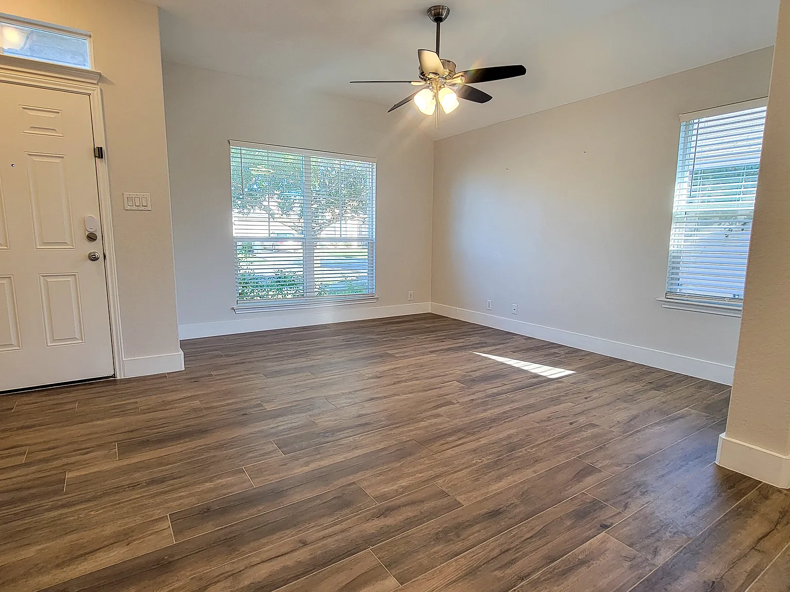 3 bed, 1132 sqft, $1,725 — Photo 4