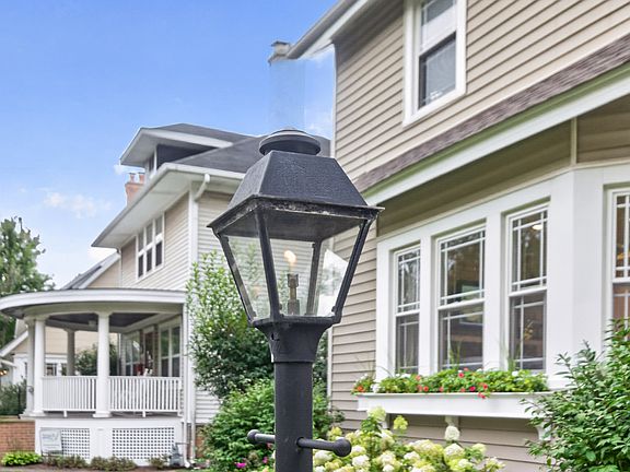 5th image of 324 N Myrtle Ave