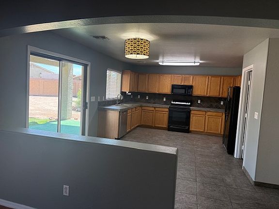 3rd image of 11150 W Mountain View Dr