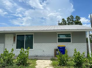 2405 NE Rustic Pl, Jensen Beach, FL 34957