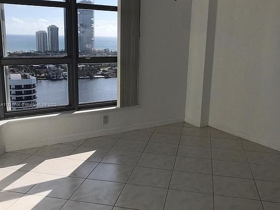 3rd image of 3530 Mystic Pointe Dr APT 2813