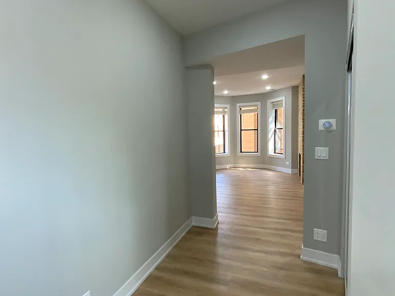 W Belden Ave — Photo 8
