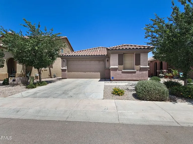 40876 W Tamara Ln — Photo 2