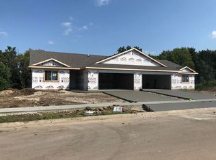 2718 Hawk Ridge Ct SE, Rochester, MN 55904