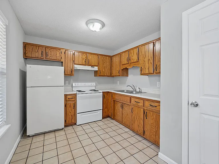 1840 Kendall Ln #25 — Photo 6