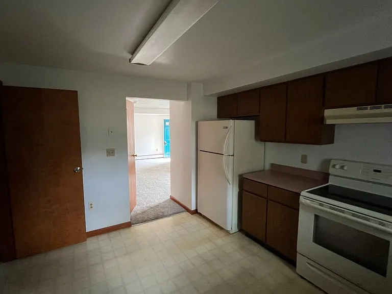 301 E Elm St #BASEMENT — Photo 6