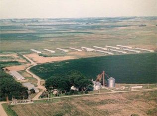 2094 36 Rd, Minden, NE 68959