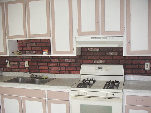 4th image of 4692 Cromwell Ln