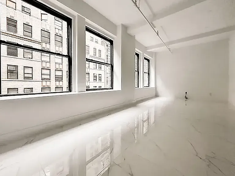 248 W 35th St #703 — Photo 6