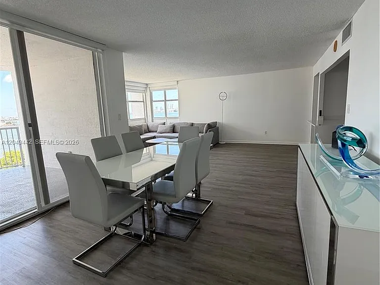 1420 Brickell Bay Dr #1005C — Photo 6