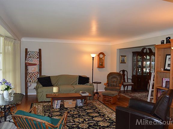 3rd image of 722 Briarcliff Dr