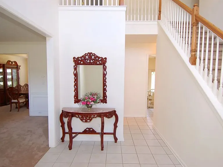 9406 Harlow Ct — Photo 2