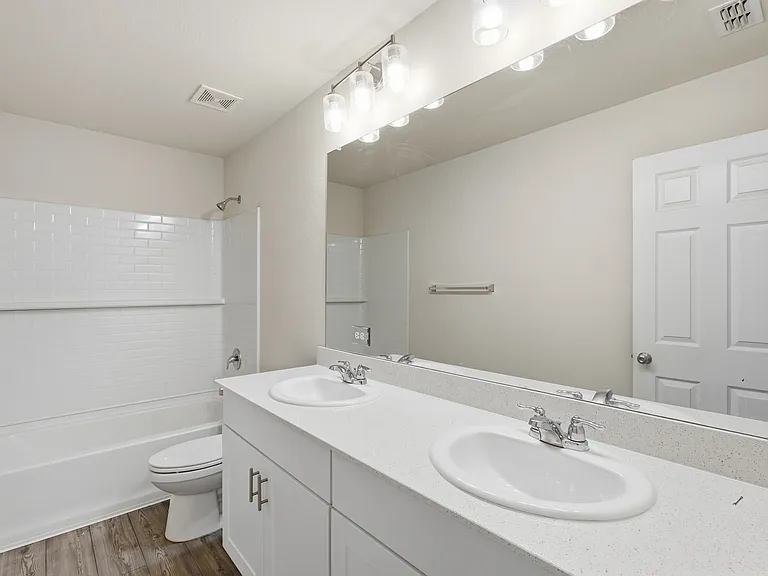 933 Dressage Dr — Photo 11