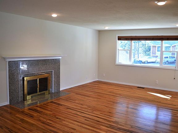 5th image of 404 145th Ave NE