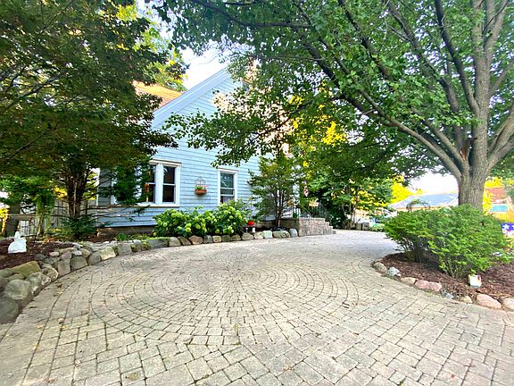 3rd image of 365 Vine St