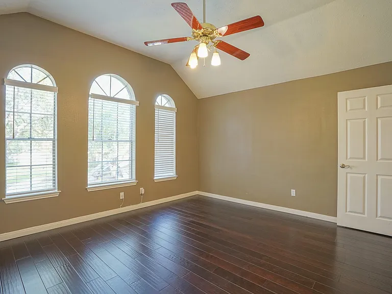 2108 Lakeway Dr — Photo 47