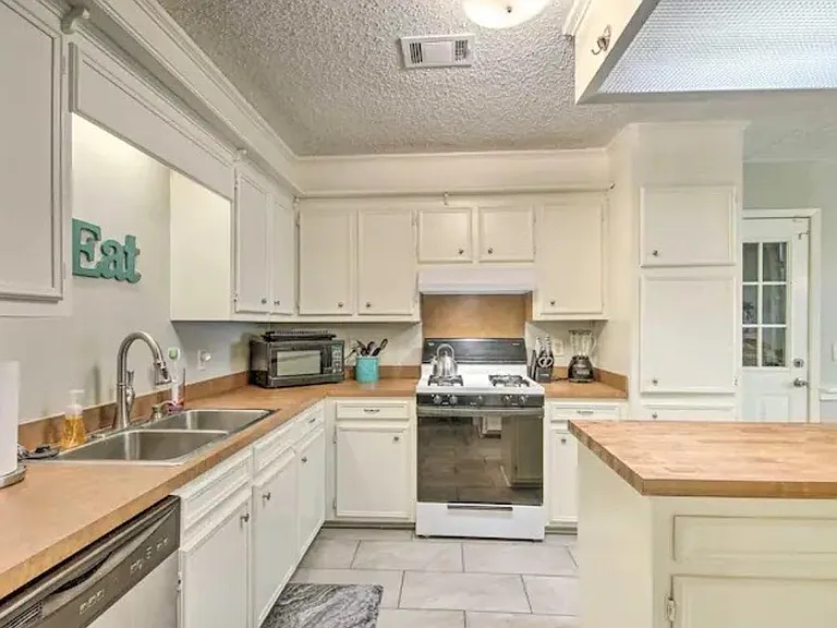102 Boxwood Pl N — Photo 9