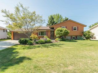 N67W23881 Linda Dr, Sussex, WI 53089