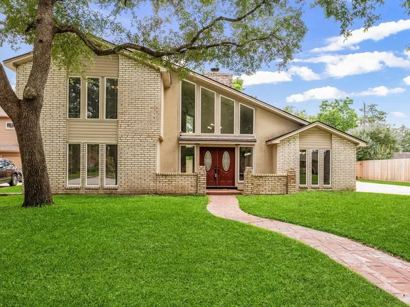 11607 Leaning Pine Dr, Houston, TX 77070