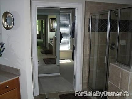 Easy Flowing
						:
						Your family and guest will have plenty of room from the kitchen to the fam room