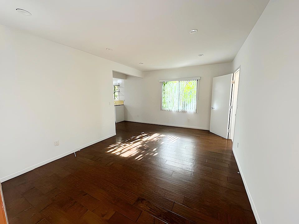 1st image of 1516 1/2 Micheltorena St