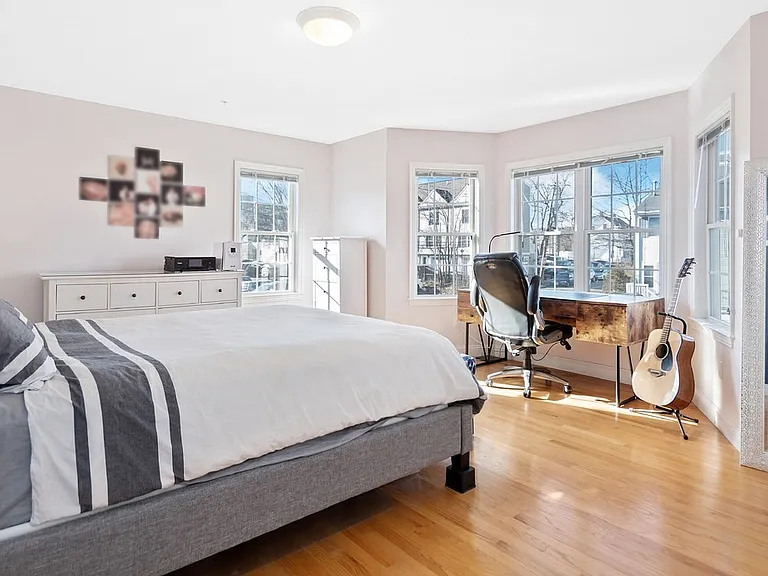 32 Common St #23 — Photo 9