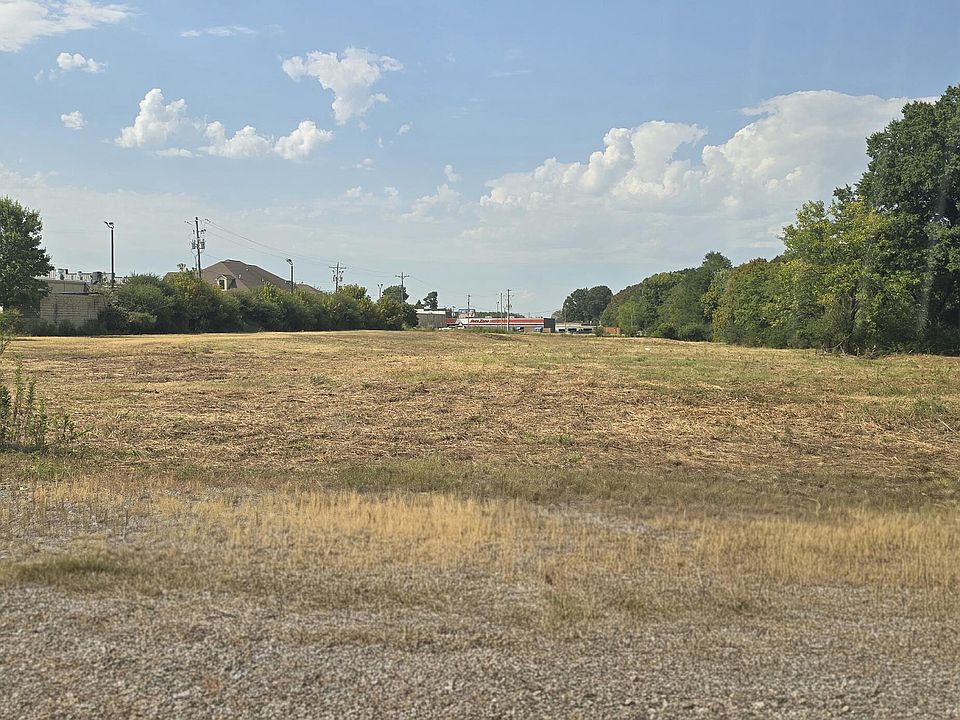 1st image of 10 Norfleet Dr