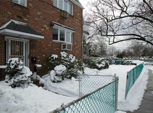 6806 58th Rd, Maspeth, NY 11378