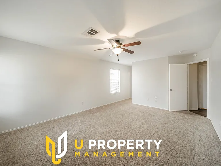 2211 Lilac Cir — Photo 16