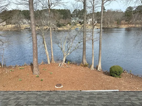 929 S Lakeview Dr #929, Four Oaks, NC 27524