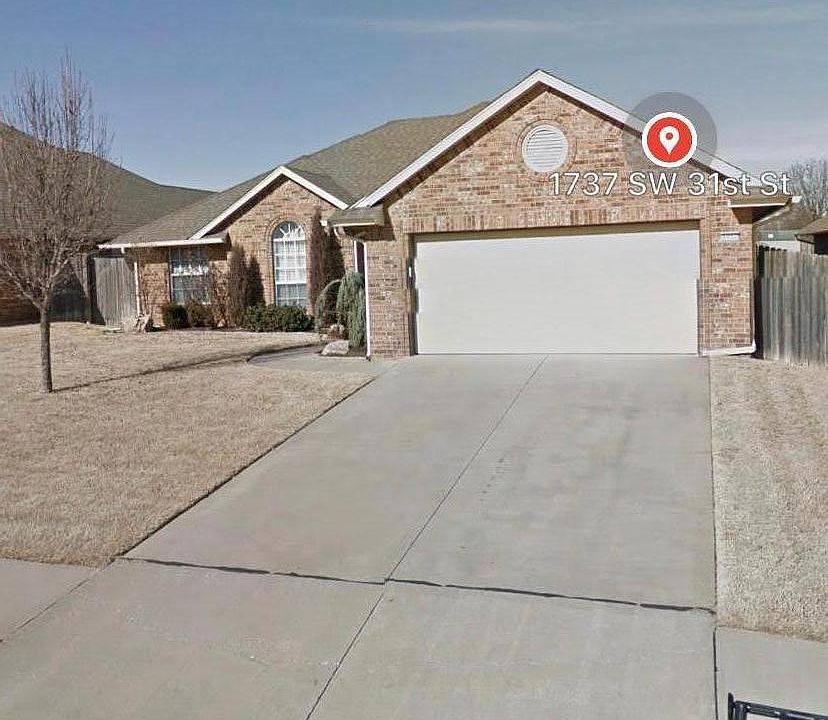 Front of house. Screen shot taken from Google Maps.