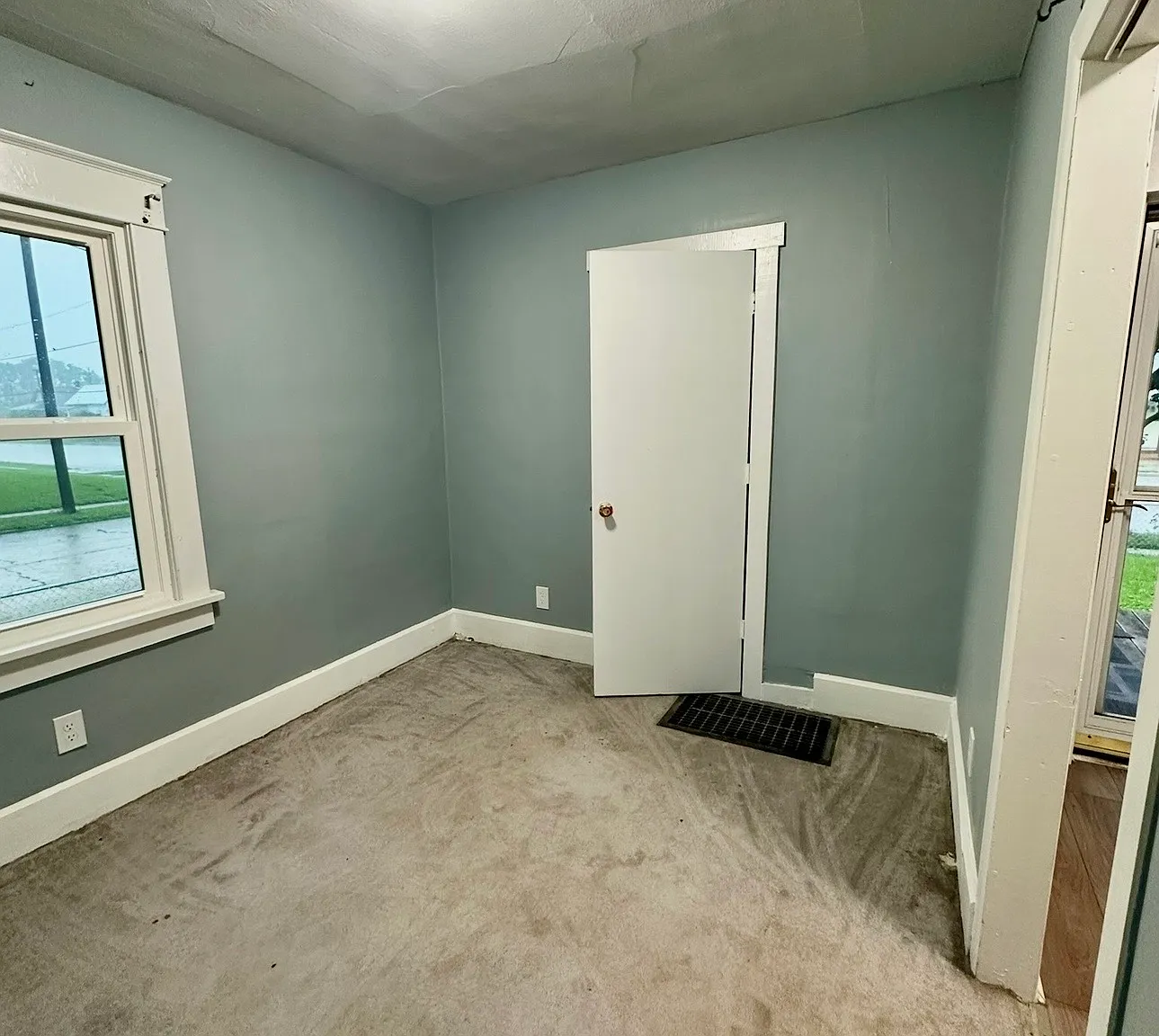 221 West Memorial Drive - 1 — Photo 2