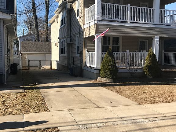 2nd image of 450 Hoyt Ave