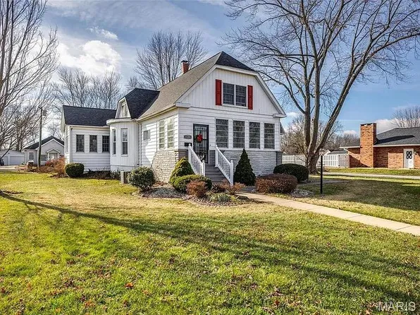 1030 W 6th St, Staunton, IL 62088