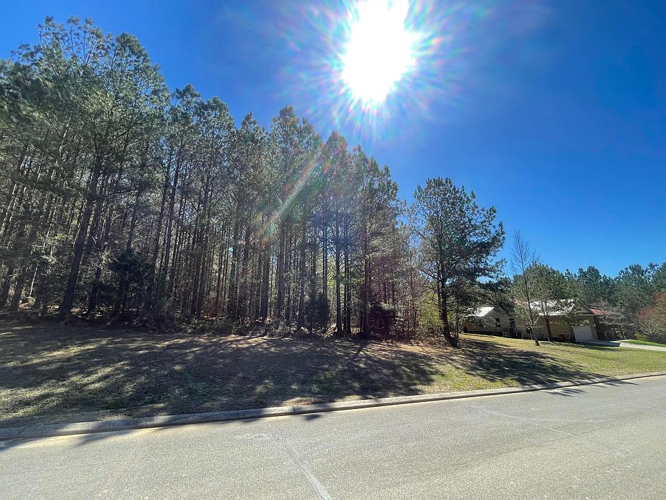 2nd image of 182 Mountain View Cir