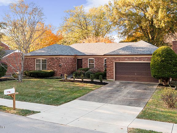 3rd image of 10813 Tattenham Ln
