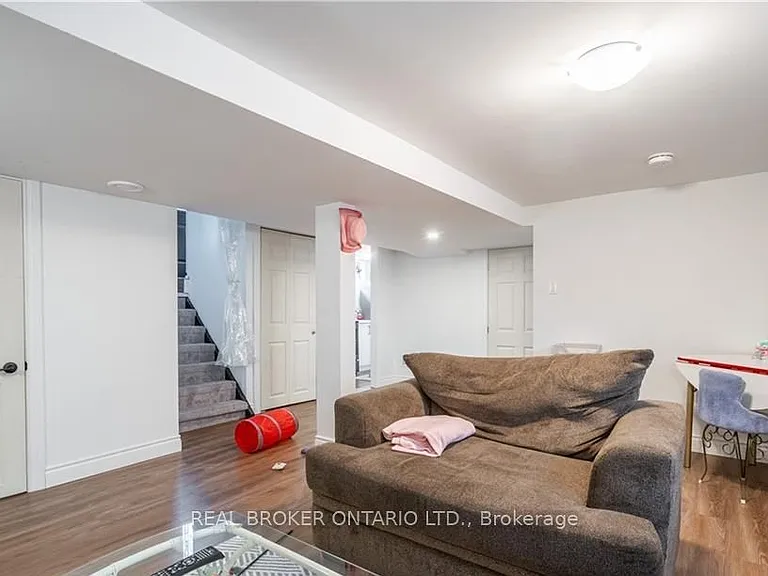 301 Wallace Ave S #BASEMENT — Photo 4