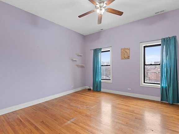 2nd image of 1046 N Milwaukee Ave APT 3