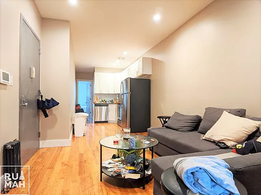 Rented by Rumah Realty Inc | media 1