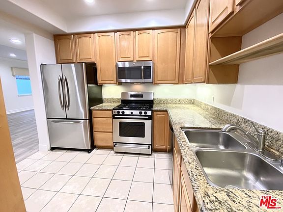 5th image of 11923 Darlington Ave Unit 102