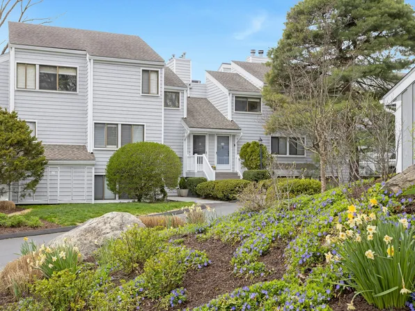 201 Rowayton Woods Drive #201, Norwalk, CT 06854
