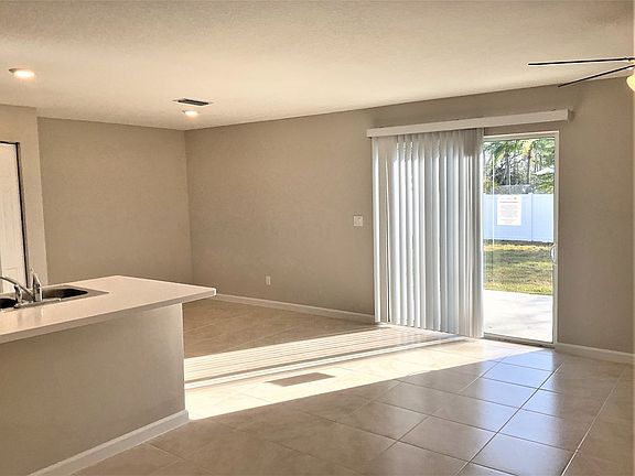 3rd image of 953 SW Sarto Ln