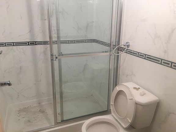 5th image of 817 College Pl #1