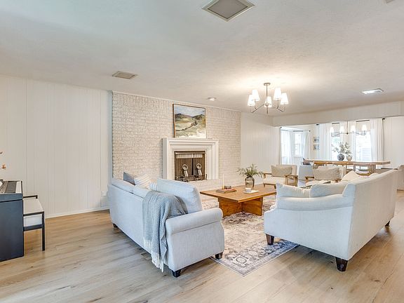 4th image of 3600 Oak Haven Dr