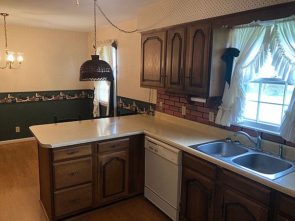 Kitchen bar and dining space
