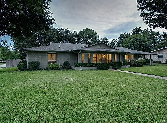 3rd image of 3986 Crown Shore Dr