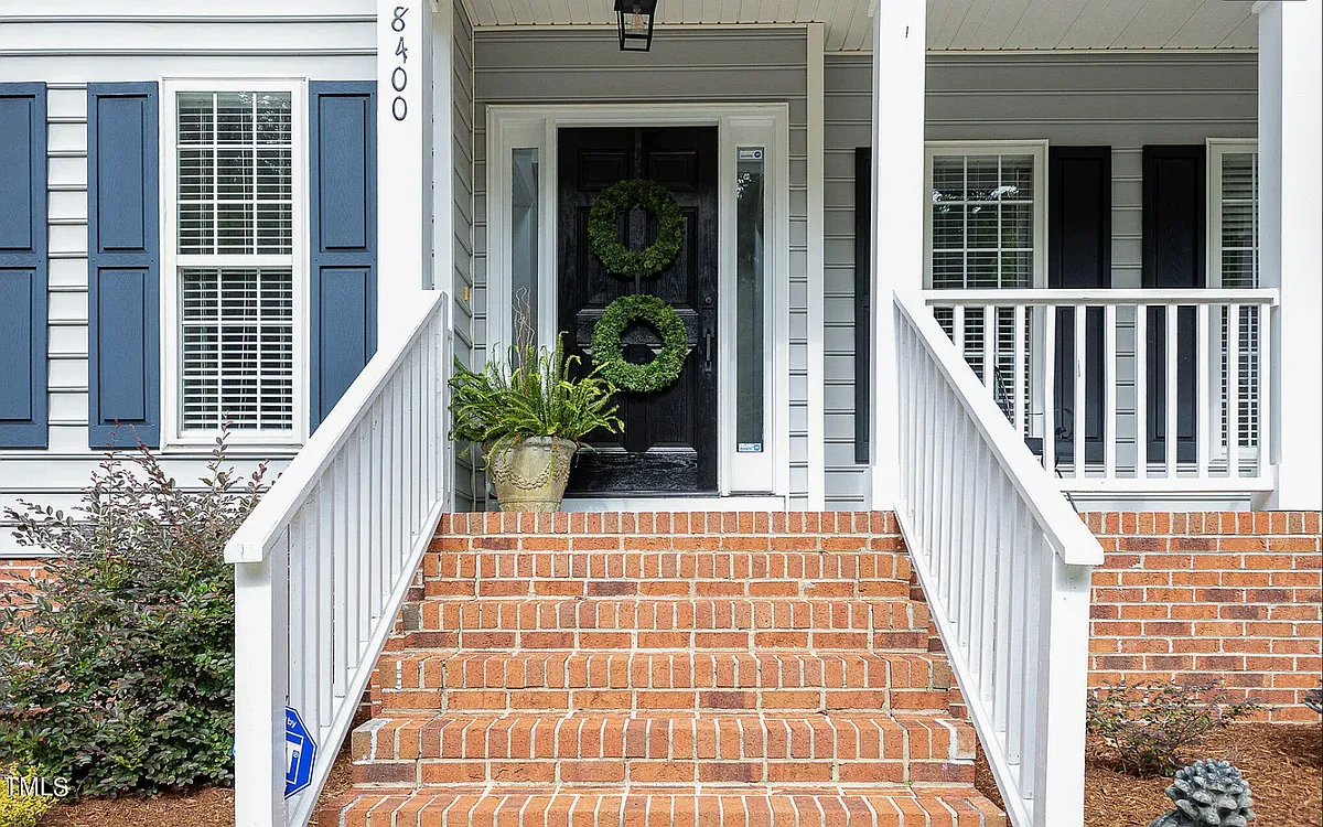 Building Photo - 8400 Hobhouse Cir
