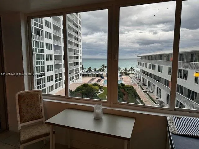 5401 Collins Ave #430 — Photo 31
